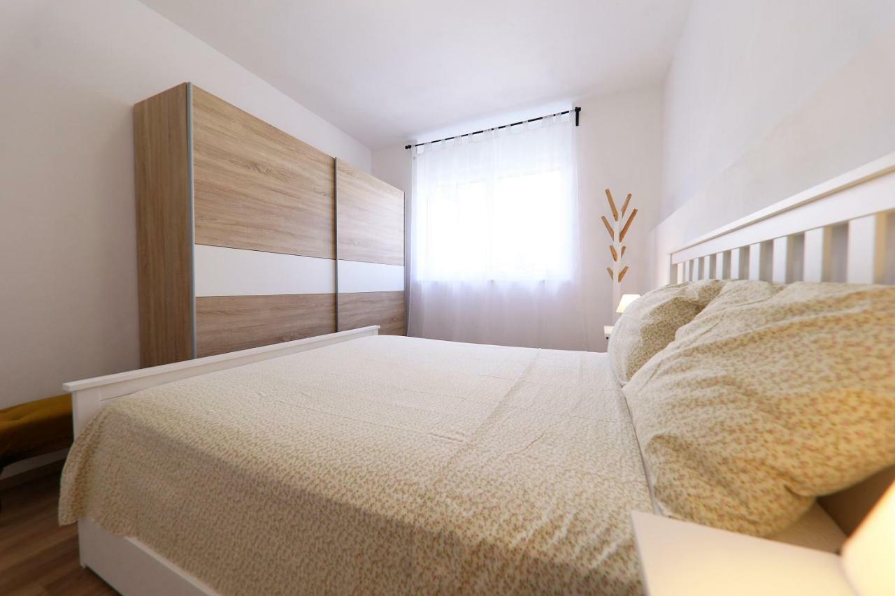 Apartman Dana Homestay *